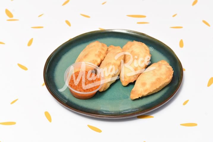 Cuisine africaine Pastels au Poulet (x4) - avec supplément fromage au restaurant africain et halal Mama Rice
